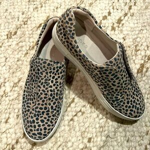 J/Slides NYC Sneakers